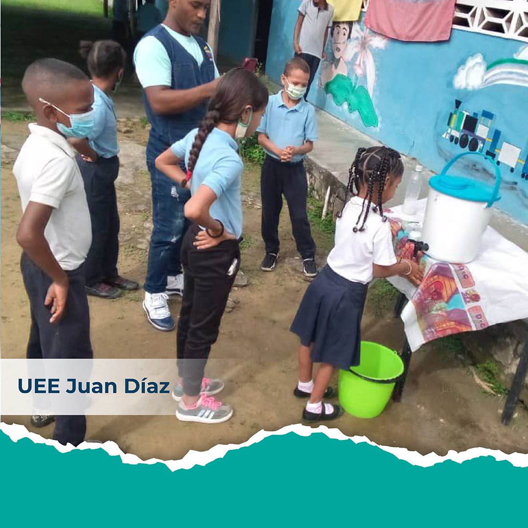 Fundainil's tweet photo. Caucagua, municipio Acevedo, nuestro #PromotorComunitario trabajando en pro del bienestar nuestros NNA, continuan reforzando actividades de agua, higiene y saneamiento
La tríada escuela-familia-comunidad es esencial para lograr el bienestar de todos.
#Fundainil #Agua https://t.co/B3kqICHQRp