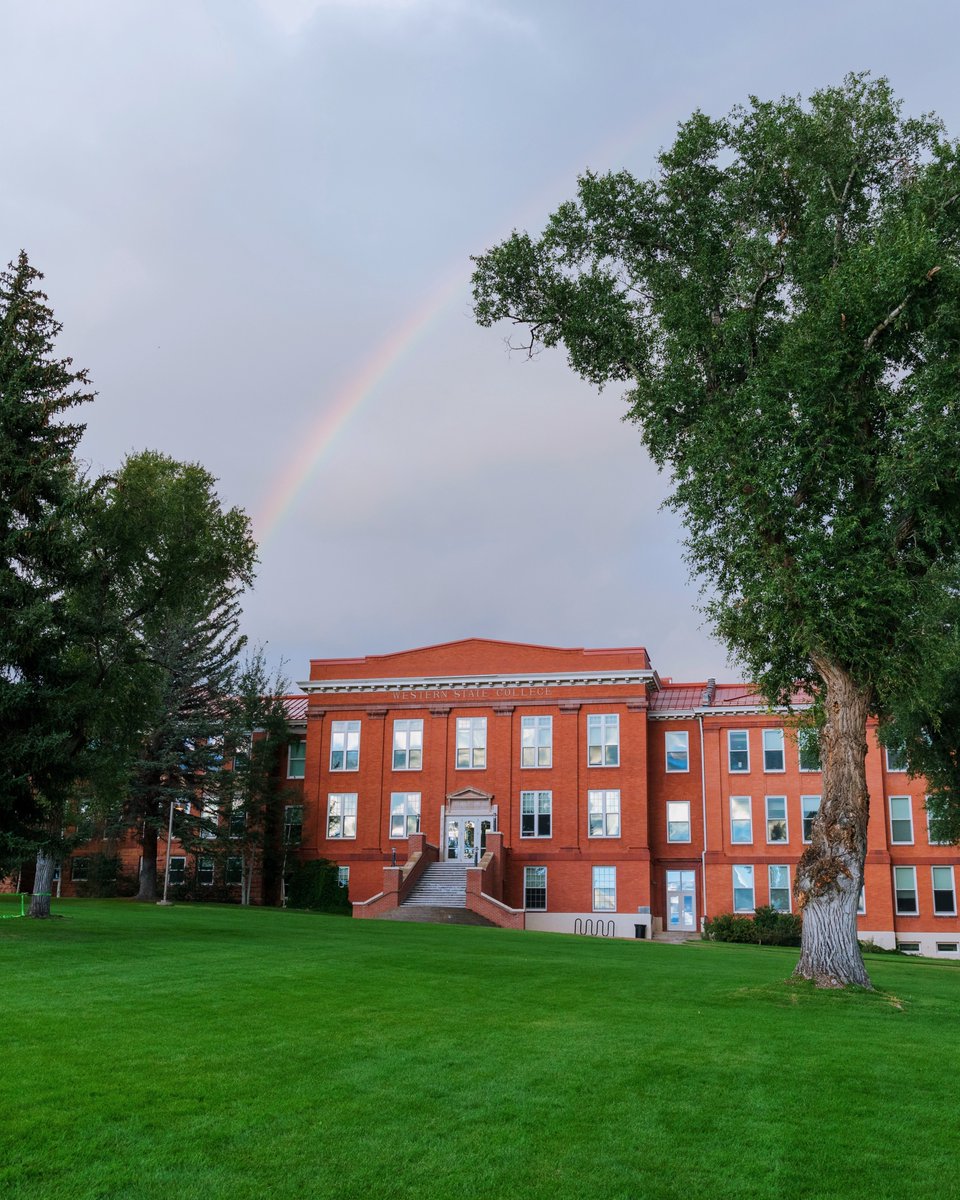WesternColoU's tweet photo. Welcome back and happy first day of classes, Mountaineers! We can already tell it's going to be an incredible semester. #WesternProud

📸: Kate Wasson https://t.co/dT4zmOuXL7