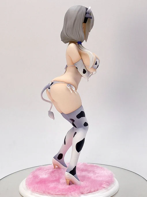 【フィギュア紹介】宇崎 月(牛柄ビキニ)
『宇崎ちゃんは遊びたい!』宇崎ママこと宇崎月が
乳牛コスプレしたフィギュアです。
物腰柔らかな大人の女性は良いものです! 