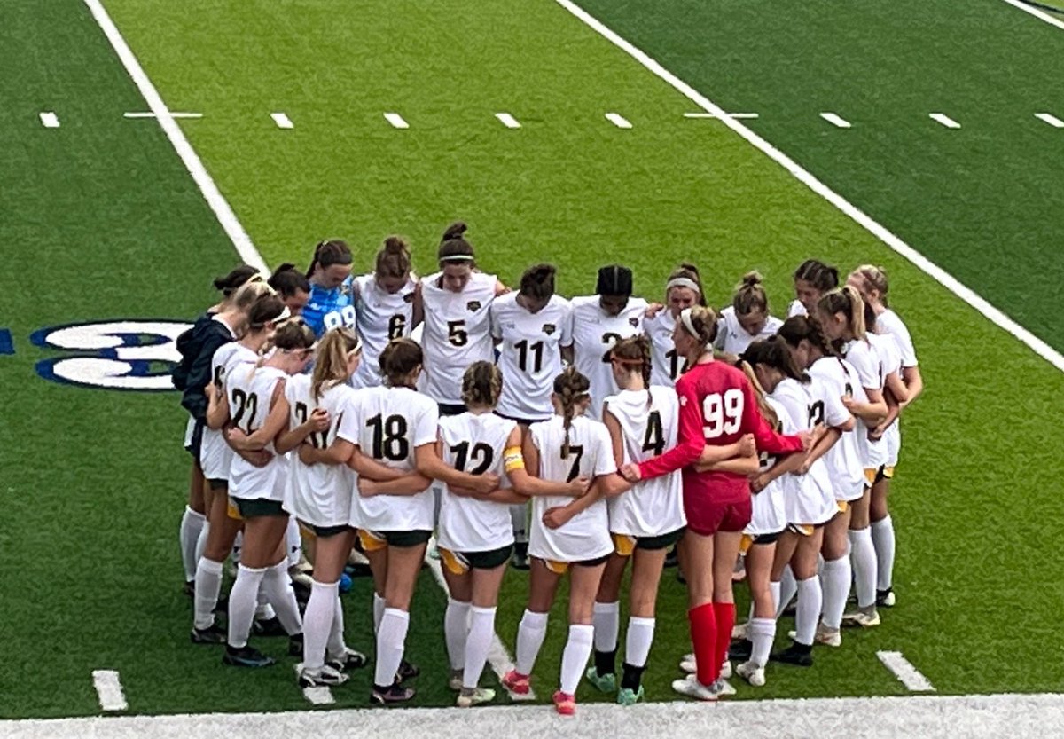 LadyGatorsGHS's tweet photo. Lady Gators make it back from Gatlinburg with 2 resilient wins.

Thank you to our driver, Tina, from Wise Coaches for keeping us safe and playing your pregame mixtape on gamedays.

Thank you parents for your support all weekend!

#GOWOOD! 🐊 #FARPLG https://t.co/5MpYSTvXtv