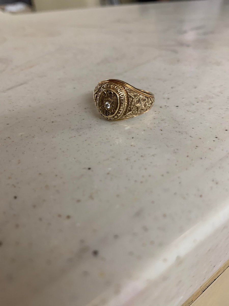 📬INBOX:  “Hey Rusty! There was a Aggie ring along with another ring found on my unit at Houston Methodist in Med Center. Can you get the word out so we can get it back to her❤️
Bianca Onyekachi Onwenu
Class of 2018”

Hey Bianca, DM me and I’ll connect you to who found it.