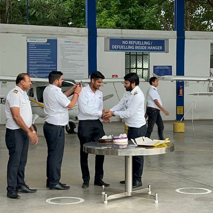 Carveraviation's tweet photo. Capt Mohammed Afrin Ashraf completed his Commercial Pilot License 👨✈️️
Warmest congratulations on this achievement 👍
May your soaring always be easy✈️
#cplcompleted #flyingdream #flying #aircraft #pilottrainingschool #aviation #pilotcareer #pilotlife✈ #flyingschoolindia https://t.co/JyFhQpPmRG
