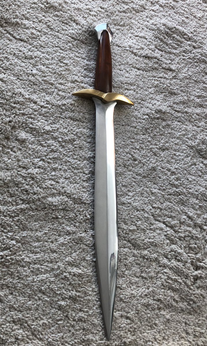 RonanLees's tweet image. Forgot to post up the finished (ish) state of my ‘Sting’ sword!🗡 🕷

Second sword done! can’t wait for the next one! All I’ll say is that the next will be bigger than this ‘letter opener’ #prop #sword