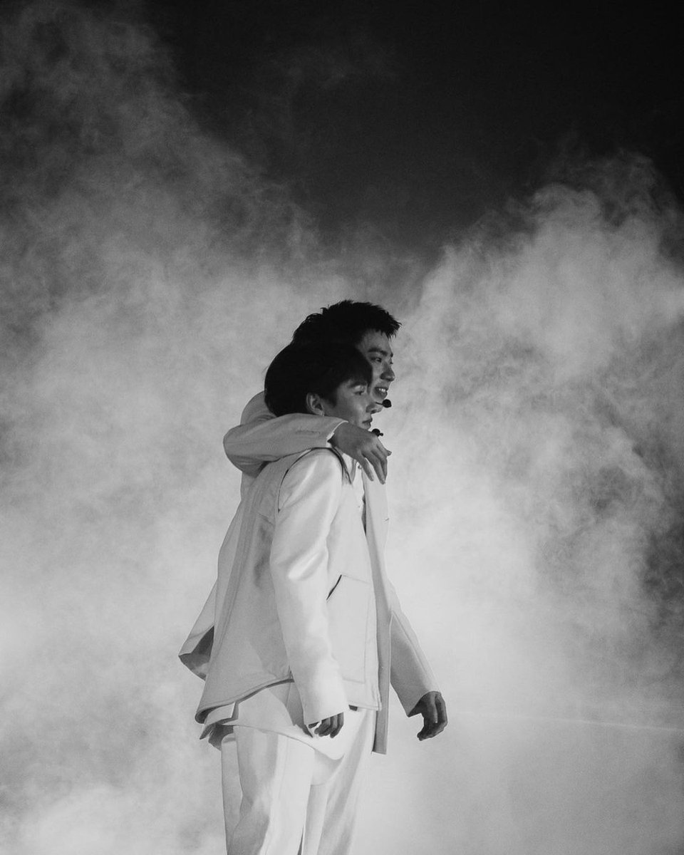 OGforevs's tweet image. They look like a married couple