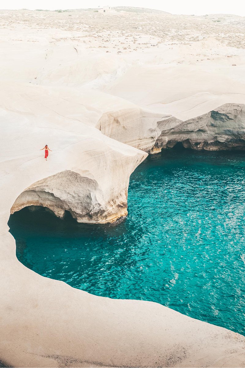 El paraíso en la tierra... Playa de Sarakiniko, Grecia 🇬🇷❤️