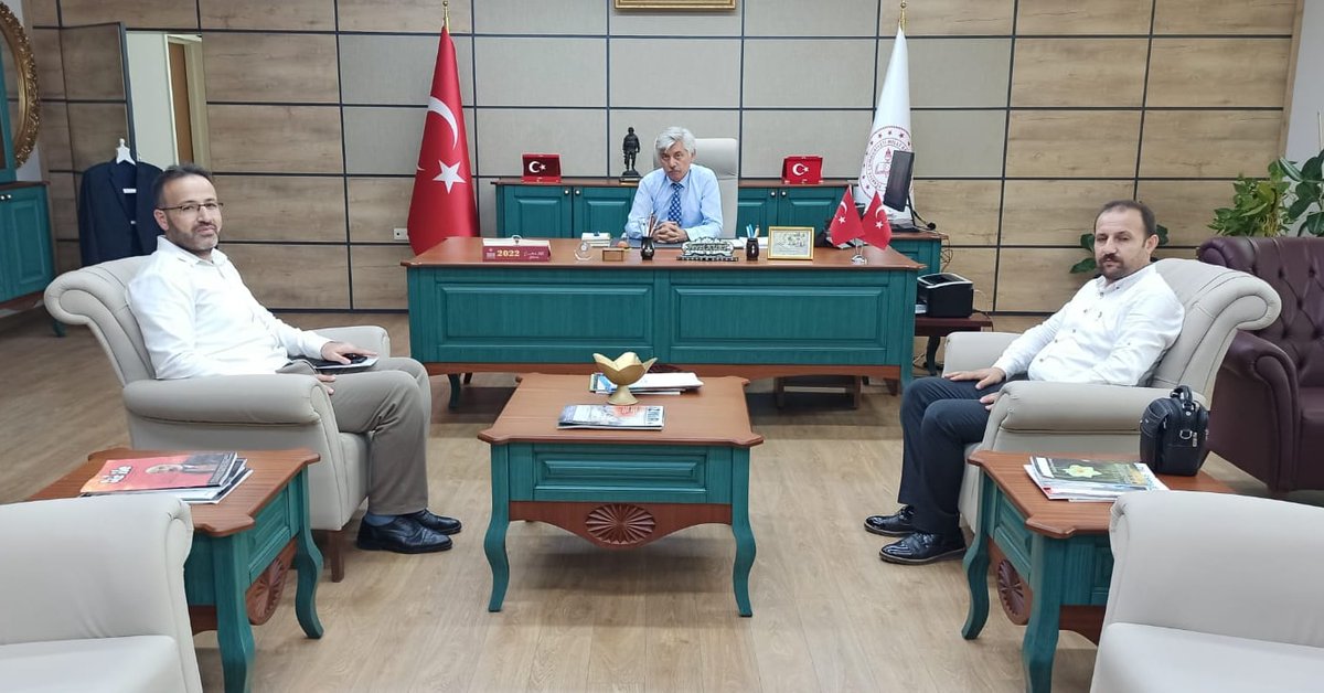 sanliurfammem63's tweet photo. Özel Meslek Liseleri Federasyon Başkanı Av.Ahmet Yalçın İl Milli Eğitim Müdürümüz Fevzi Kurt’u makamında ziyaret etti.
@tcmeb 
@UrfaValiligi https://t.co/rt5KLmpPq6