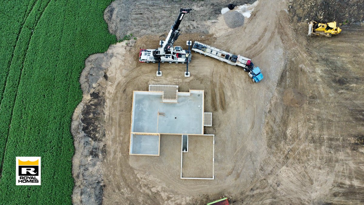 RoyalHomesCan's tweet photo. Lovely #August morning in #Amberley #HuronKinloss to deliver a #custom #bungalow for Ken & Annette! A #fullfoundation is ready for the arrival of our #prefab #modules!
#custombuilder #Summer2022 #modularhomes #LakeHuron
🏡👍 https://t.co/umtthQVVNi https://t.co/s3fxscBdMy