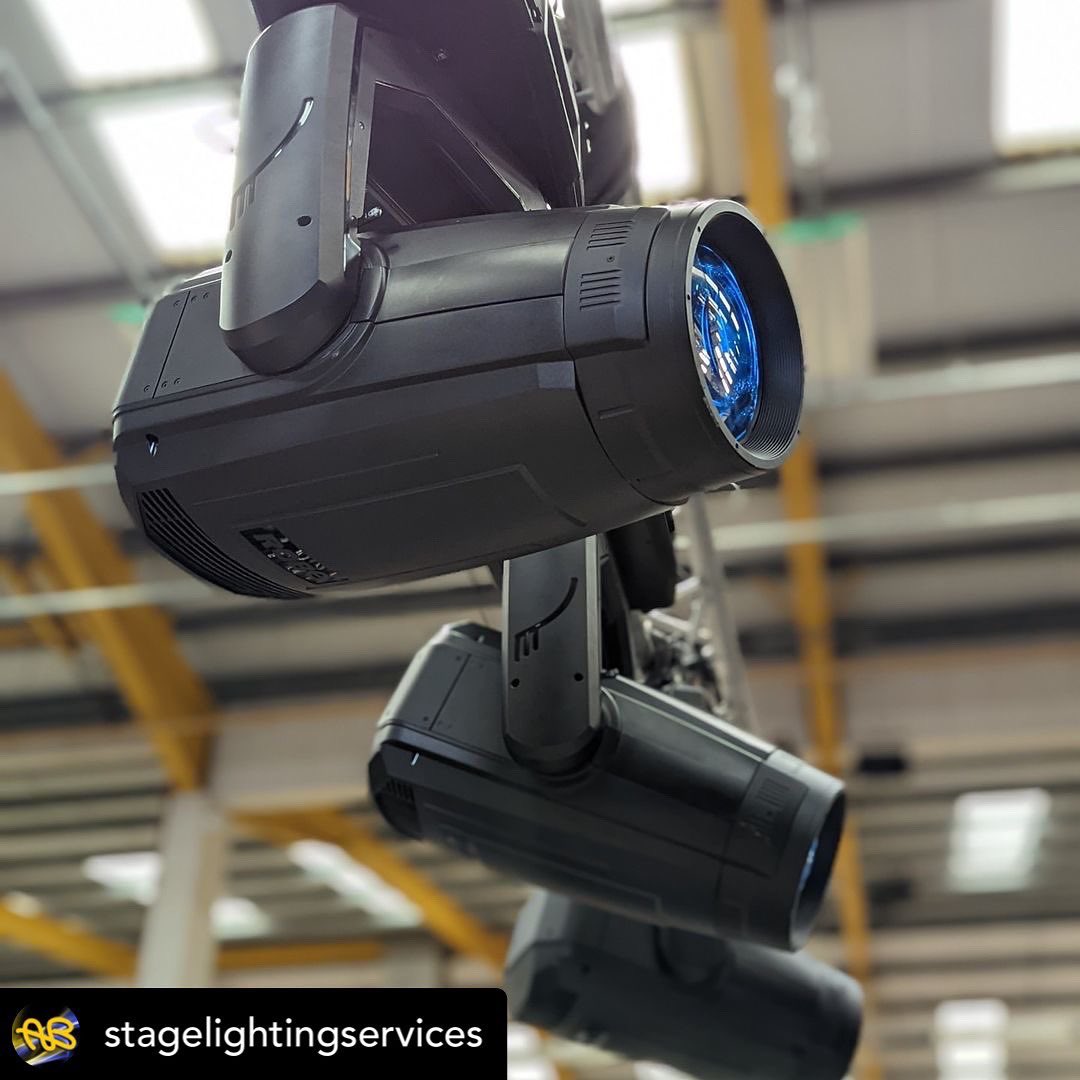 Robelighting's tweet photo. Starting our week with a #NewGearMonday in Cardiff with @StageLightingUK & their new @Robelighting #ESPRITE LED luminaires.
#robelighting #newrobegear #robeinnovation #stagelightingservices #transferableLEDengine https://t.co/zSYaJVTSvb