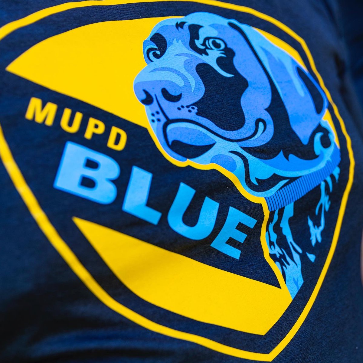 MarquetteU's tweet image. 😍 MUPD Blue shirts have arrived! Only 100 of these limited edition shirts were made and we’re giving 1 of our followers the chance to win one!

🐶 How to enter ⤵️
1. Like and retweet 
2. Follow @MarquettePD 
3. Reply with your favorite @MarquetteU memory or photo

🐾 Good luck!