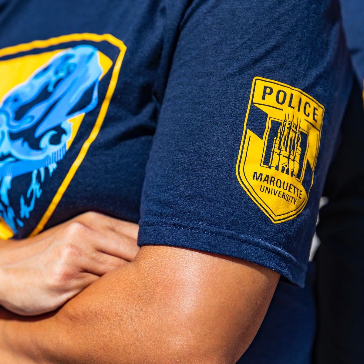 MarquetteU's tweet image. 😍 MUPD Blue shirts have arrived! Only 100 of these limited edition shirts were made and we’re giving 1 of our followers the chance to win one!

🐶 How to enter ⤵️
1. Like and retweet 
2. Follow @MarquettePD 
3. Reply with your favorite @MarquetteU memory or photo

🐾 Good luck!