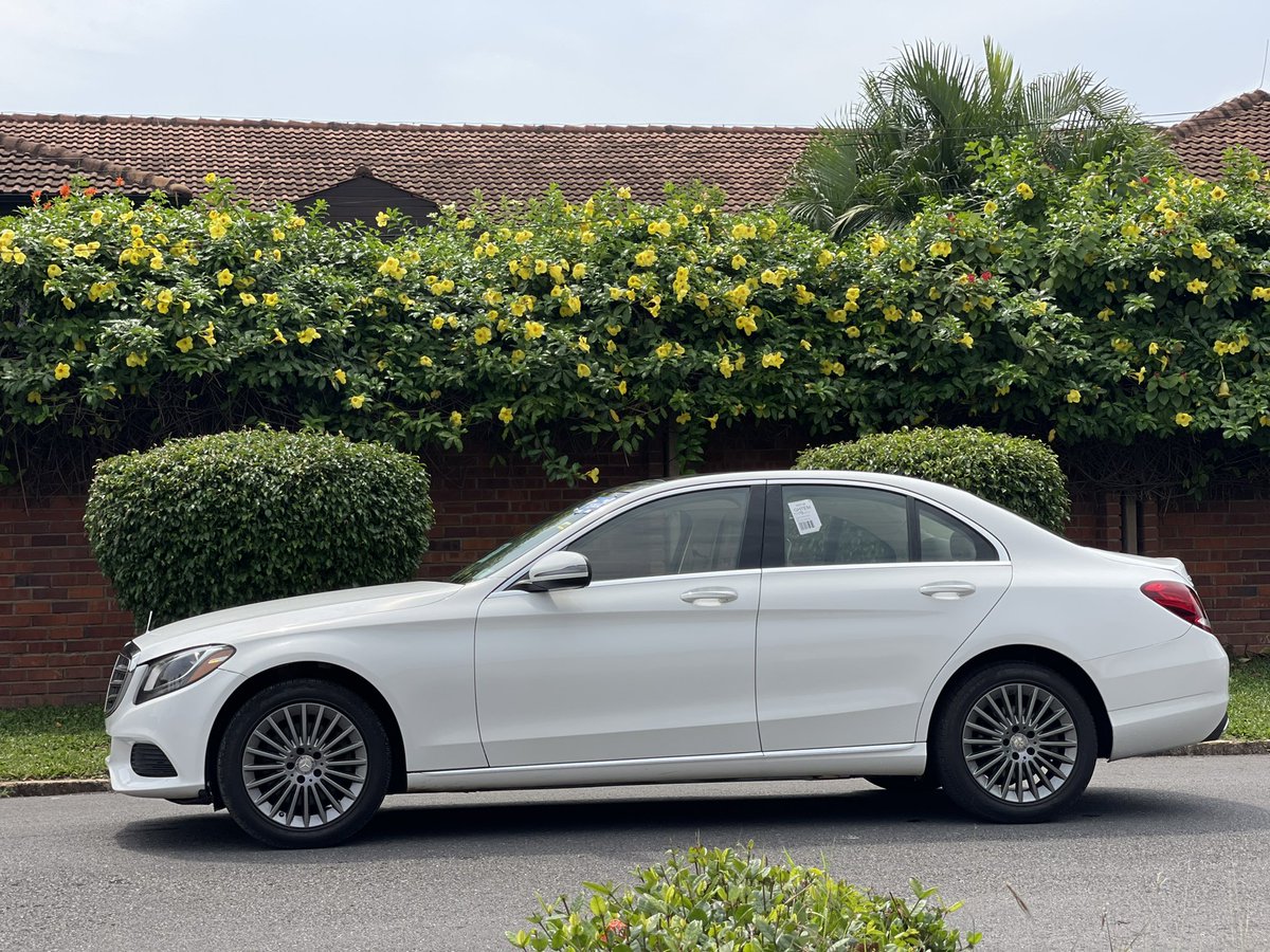 FrankDoe101's tweet photo. 2016 Mercedes-Benz C300 Luxury 
Keyless Entry &amp; Start 
Beige Leather interior 
Rear view camera
Blindspot Monitor
Panoramic roof
Fully loaded 

Price - 199k p3 😁
Pls rt 😉

#YourCarGuy 🚘🕺🏽 https://t.co/3JDUmkVpjA