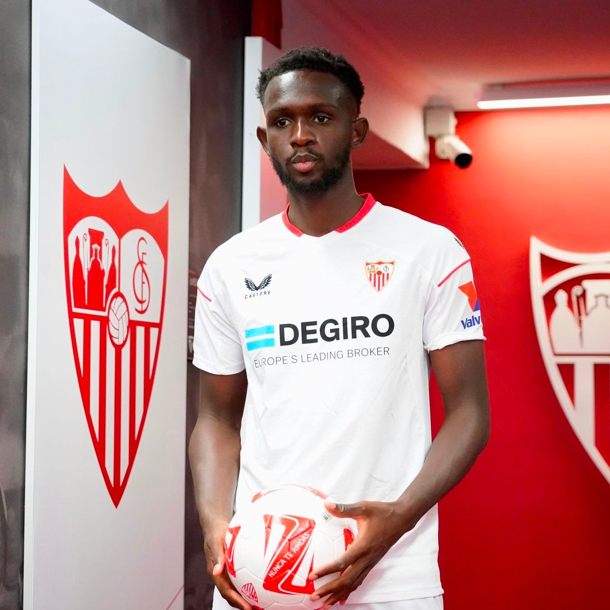 📖 Aquí comienza su historia... 💫