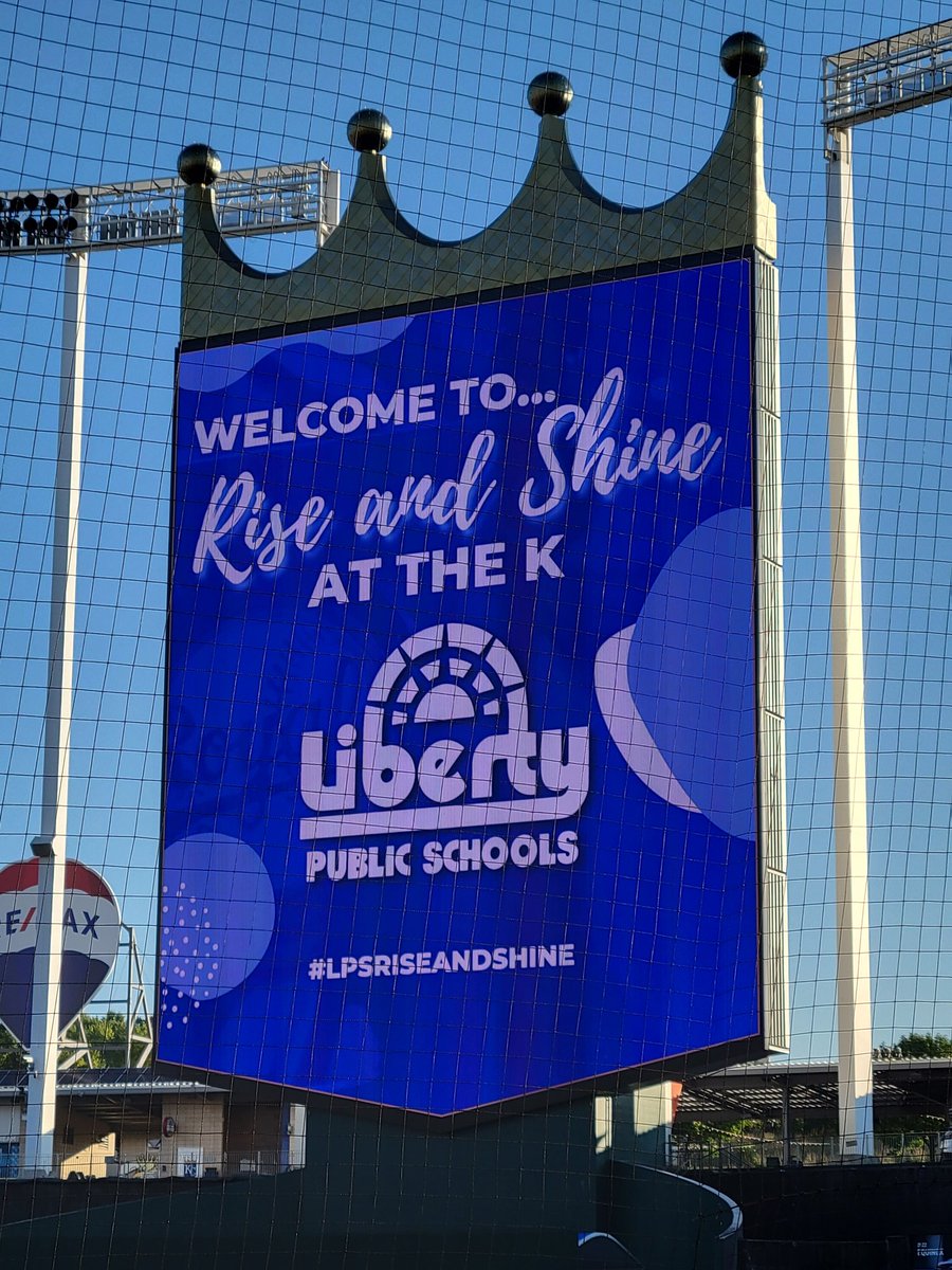 AElliott_LHS's tweet photo. It's time to Rise and Shine with my favorite work people! Convocation time at the K.
#LPSRiseAndShine https://t.co/XHq71wHkD3