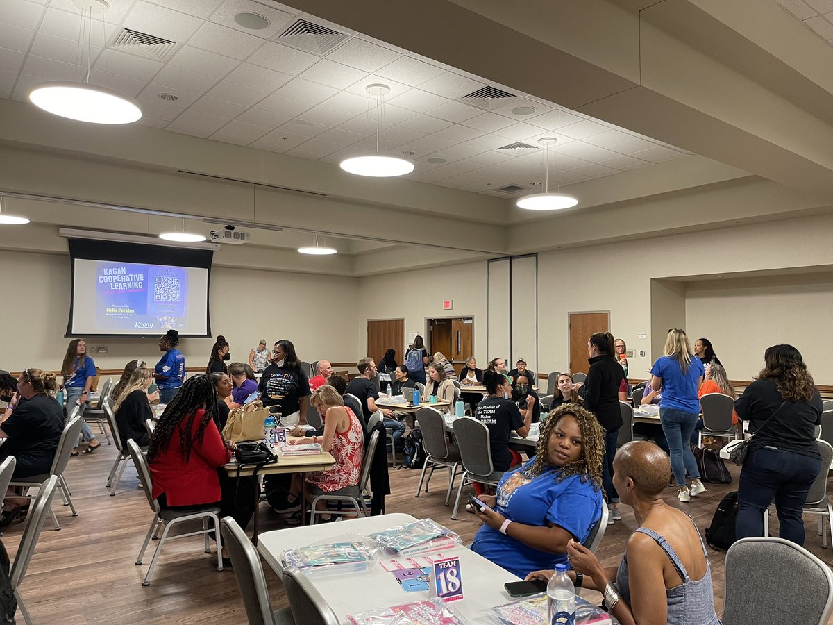 Trevvett_Elem's tweet photo. Welcome back 22-23! We’re all smiles this morning as we kick off teacher work week(catching up with colleagues) &amp; partnering with @FairOaksHCPS to share @KaganOnline engagement practices with our staff!! #SowingSeedstoSuccess https://t.co/ruO1xMmpSn