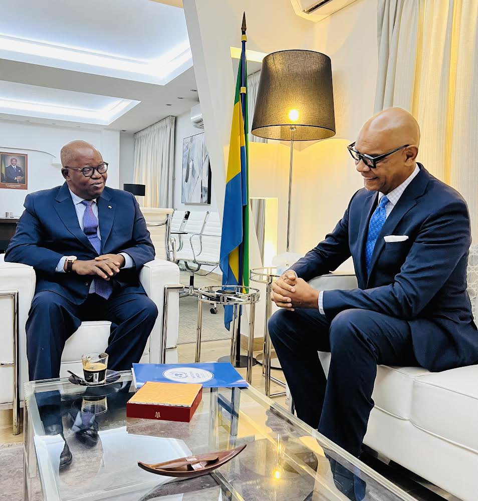 AugusteKpognon's tweet photo. C’est avec un grand honneur et plaisir que j’ai présenté, ma lettre d’accréditation de Représentant Résident @UNFPAGabon à son Excellence monsieur le Ministre des Affaires Étrangères M. Moussa Adamo. Impatient de commencer ma mission dans ce magnifique pays @UNFPA @OnuGabon https://t.co/S2l4gNmvin