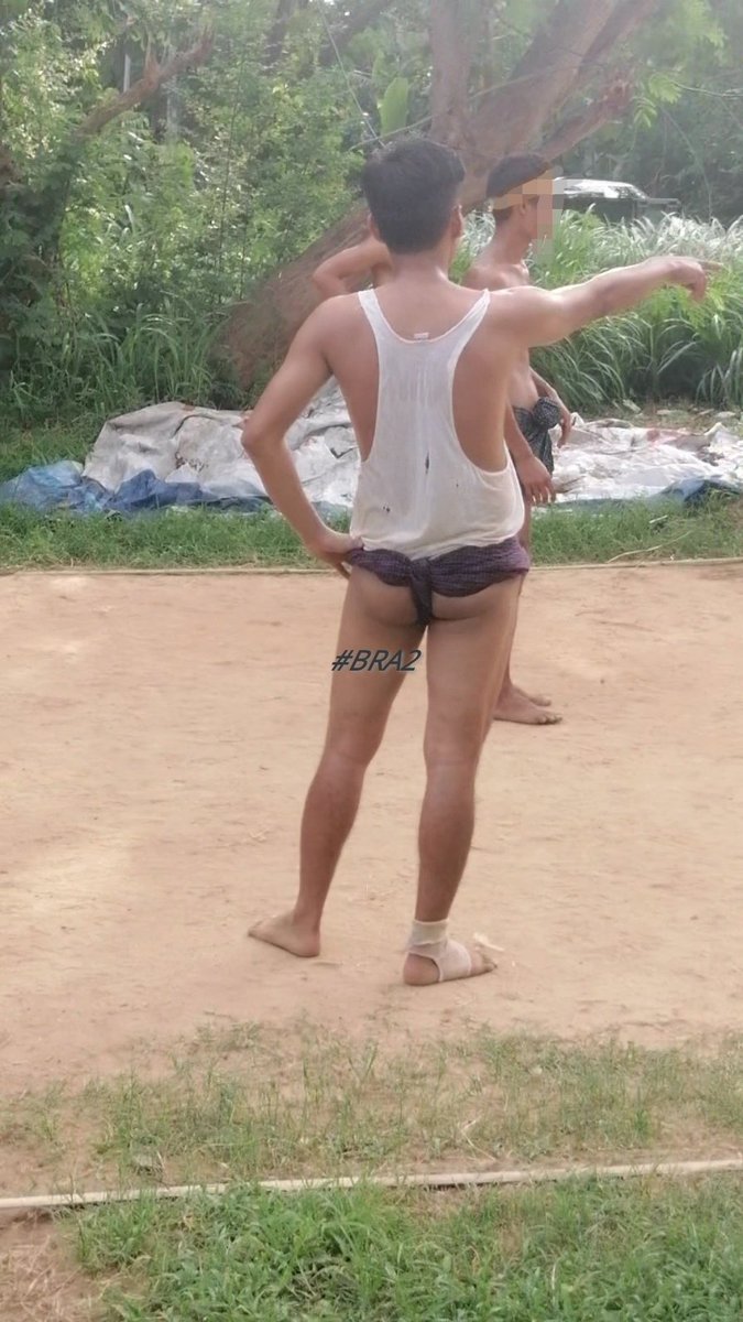 AungPhy84243294's tweet photo. NPTကသုံးဘီးမောင်းတဲ့ဘဲလေးခြင်းခတ်နေတာဖင်လေးကိုဖော်ပြီးခတ်တာအသဲယားစရာလေးဗျာ
#ကူးယူမဖော်ပြပါနဲ့
#BRA2 https://t.co/1v0c2vLPmf