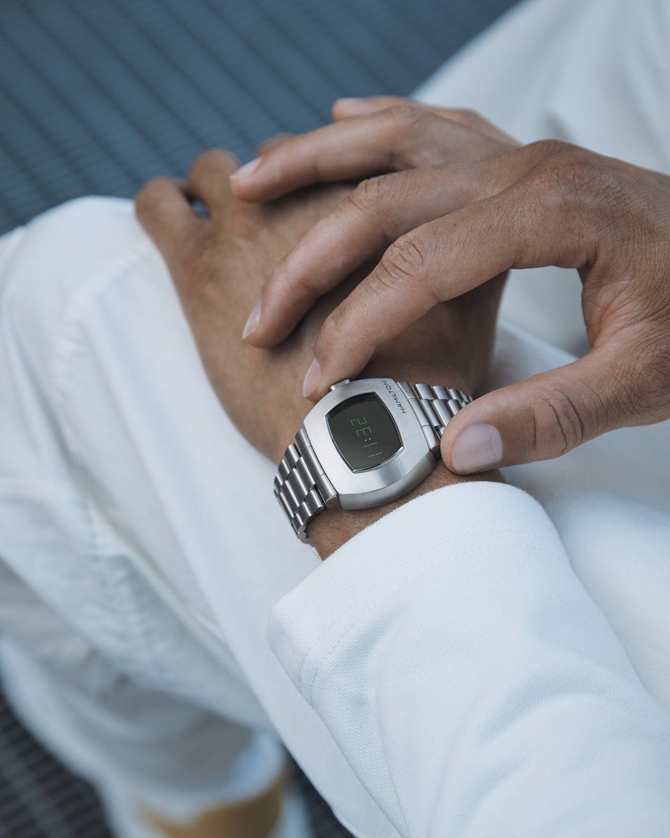 hamiltonwatch's tweet photo. Space age is back. Meet the newest guise of the world’s first digital watch, our PSR Digital with a cool green LCD-OLED display: https://t.co/UMjndspVHg 

#hamiltonwatch #hamiltonPSR #americanclassic #digitalwatch #spaceage #futuristic
(Ref. H52414131) https://t.co/KIy4yxTvLi