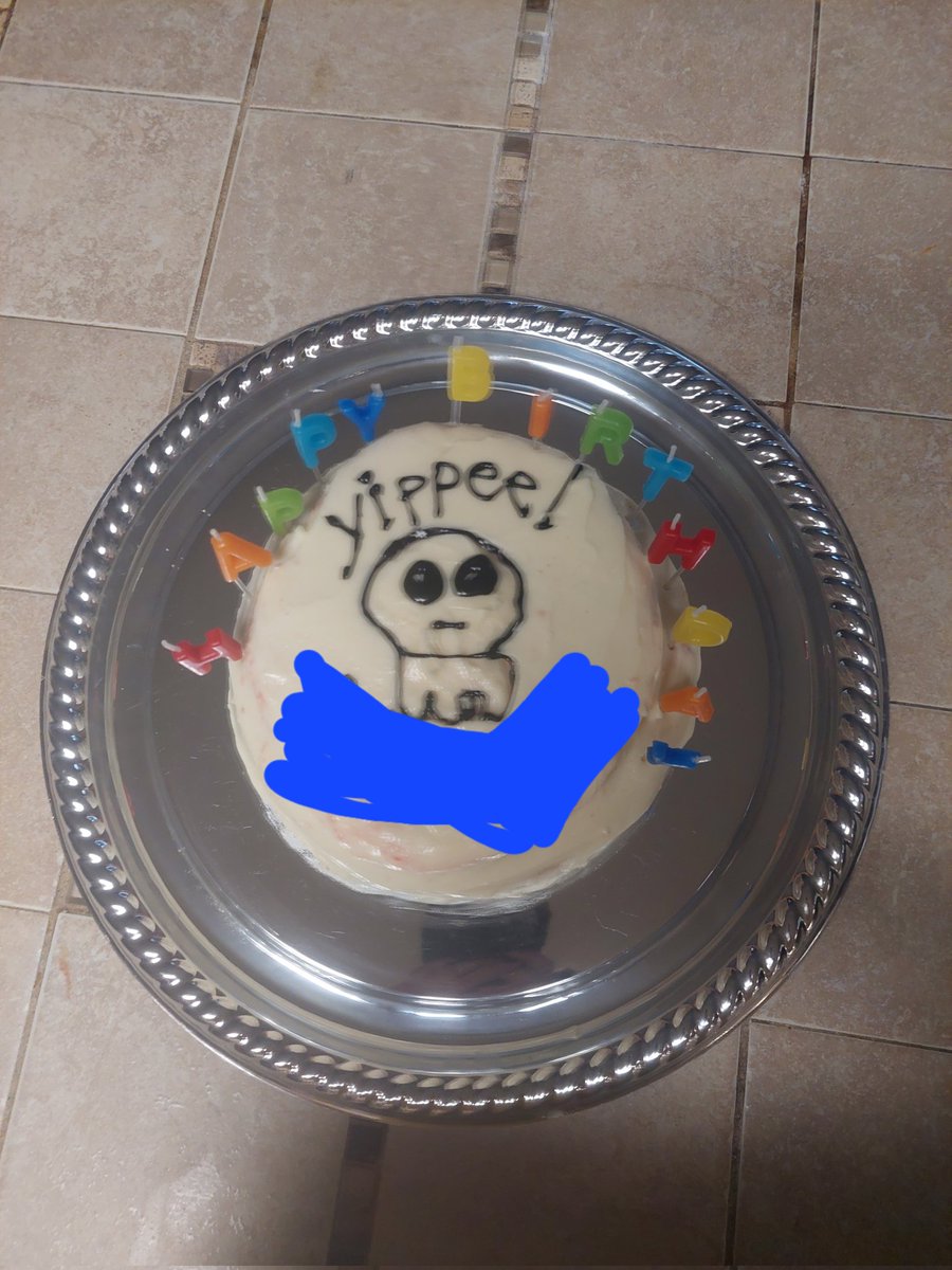 urfavtbhh's tweet photo. my birthday cake https://t.co/GVy3Xg9y9R