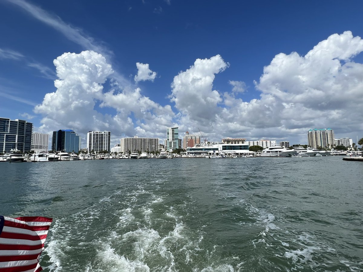 JenHemmerdinger's tweet photo. Good morning Sarasota! I ❤️Sarasota @VisitSarasota #sarasota #srqlife #boating #florida #gulfcoast https://t.co/W7fHP2lTEa