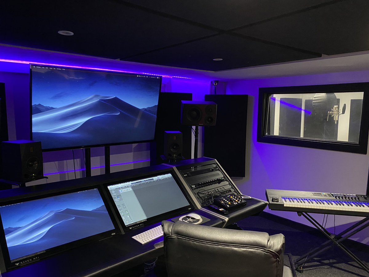 Mynt_Design's tweet photo. An afternoon in the recording studio 🙌 
#VoiceOver #TVAdvertising https://t.co/uKNylineHd
