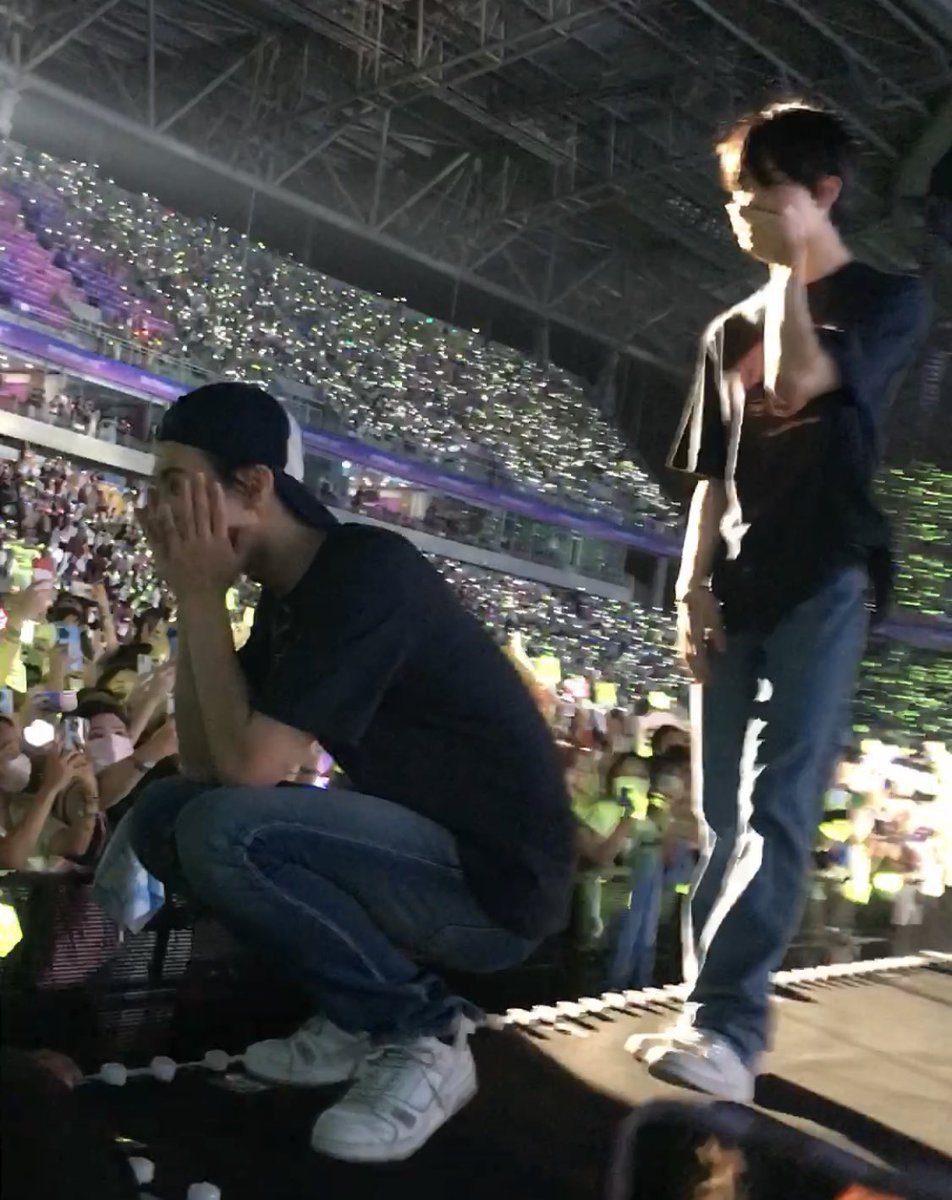 jisung while johnny doing aegyo?😭