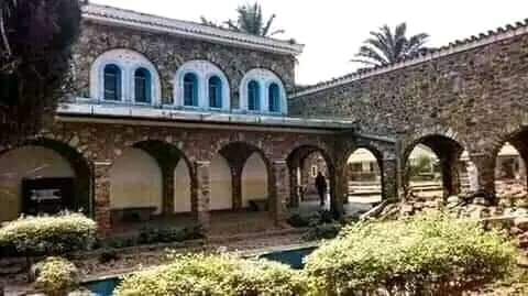 KimKimuntu's tweet photo. Lycée catholique #Lubusha à #Luisha ( Haut Katanga) menacé de destruction et de localisation par une entreprise Minière chinoise qui est prétendent que des minerais sont sous ces bâtisses. https://t.co/dLE0u0x2b9