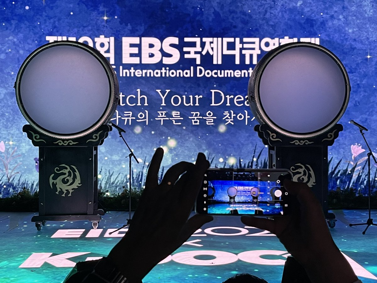 Jane Ray tweet media