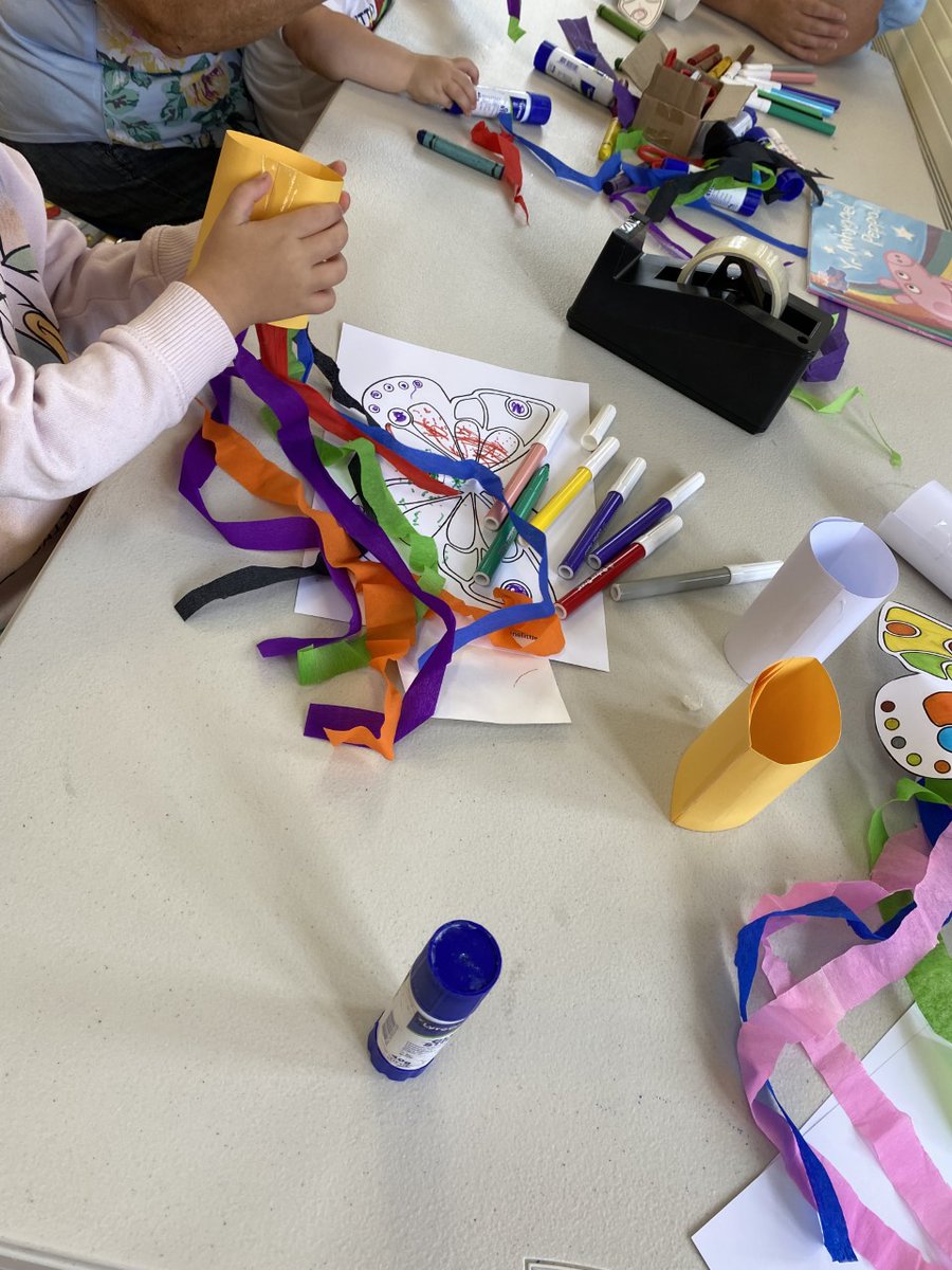 NewbridgeLib's tweet photo. 🦋🌪️Gwneud windsocks fel Teclynwyr!🦋🌪️
🦋🌪️Making windsocks like a Gadgeteer!🌪️🦋
#StemEducation #STEM #librarylife #libraryfun #childrenslibrary #SummerofFun #Gadgeteers #NewbridgeLibrary https://t.co/tAc4I5DGFs