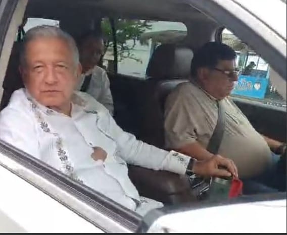 DonVocero's tweet photo. Ayer López Obrador hizo 3 canalladas al pueblo de Sonora.
Ahora les explico https://t.co/cw4u2AXupN