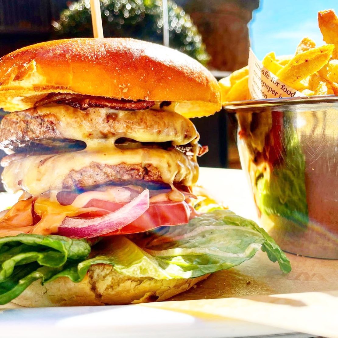 Wirral Life Magazine (@wirrallifemag) on Twitter photo Celebrate National Burger Day this Thursday on the waterfront... 
Find out more 👉ow.ly/Uk2K50KpfHm Celebrate National Burger Day this Thursday on the waterfront... 
Find out more 👉ow.ly/Uk2K50KpfHm