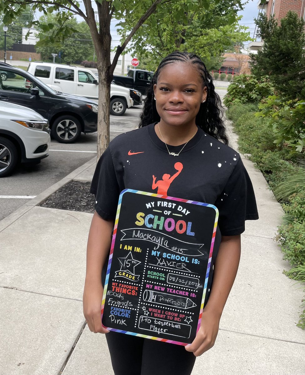 Happy 1st day of school! 📚✏️📒