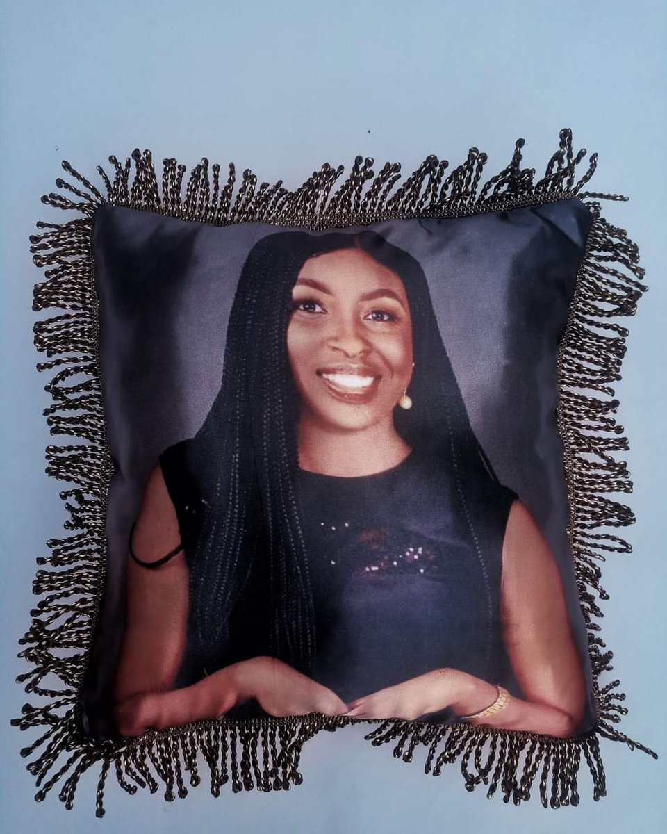 ChohuGallery's tweet photo. This is how to be remembered by your love ones, lets customize that special gift for the one you love the most.
#art, #Textileprint #throwpilow https://t.co/ubELSsHKAt