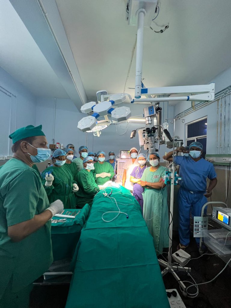 BRSHarish's tweet photo. తొలి కాక్లియర్ ఇంప్లాంట్ సర్జరీ (cochlear implant surgery) చేసి, మూడేళ్ల చిన్నారి వినికిడిలోపాన్ని సరిదిద్దిన గాంధీ వైద్య బృందానికి అభినందనలు. ప్రైవేటులో దాదాపు రూ.15 లక్షల దాకా ఖర్చయ్యే ఈ చికిత్స సీఎం శ్రీ కేసీఆర్ గారి మార్గనిర్దేశనంలో ఉచితంగా అందుబాటులోకి వచ్చింది. https://t.co/Z7OcnAHmM9