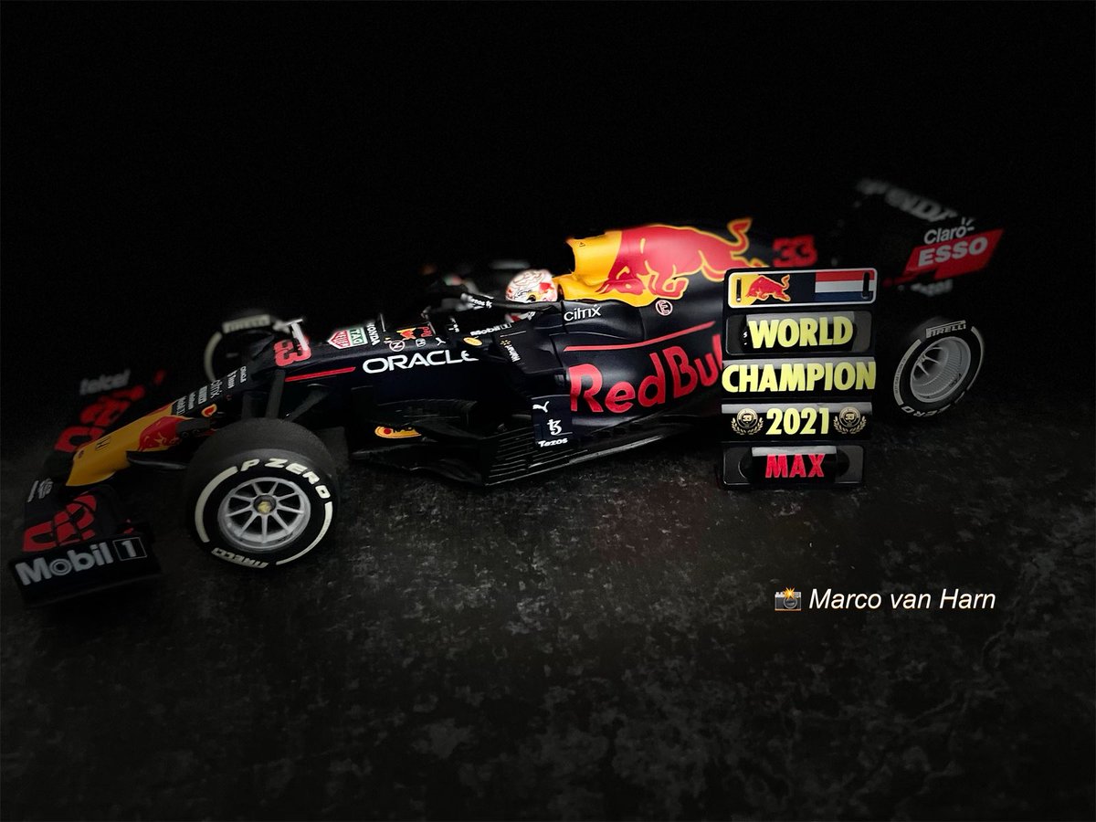 MarcovanHarn's tweet image. #MaxVerstappen #modelcarcollection latest addition!! 😊👍🏼 
The @redbullracing #RB16 #scale118 by @MinichampsReal in which @Max33Verstappen became #F1 #worldchampion 🙌🏼🏆🧡 

 #Remember121221  #GPAbuDhabi 🇦🇪 #2021 #modelcar #minichamps #minichampsmodel #minichampsf1 #diecast