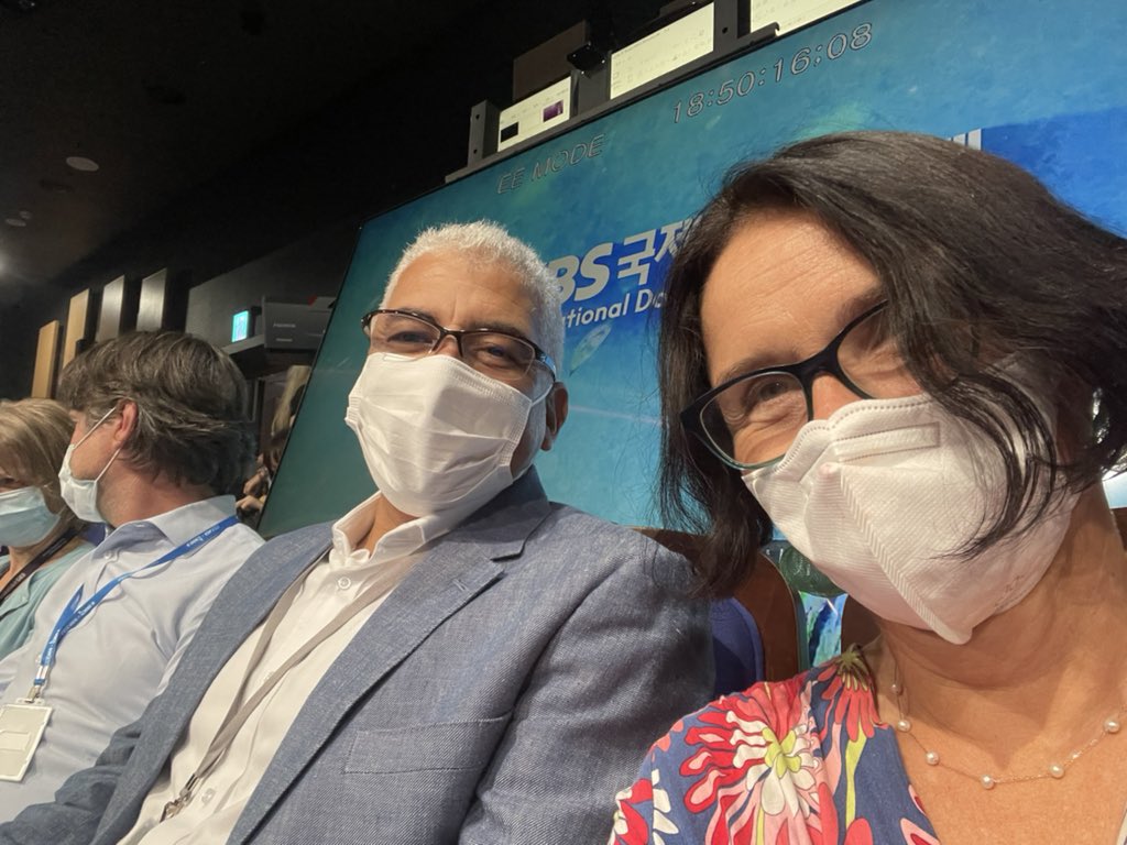 Jane Ray tweet media