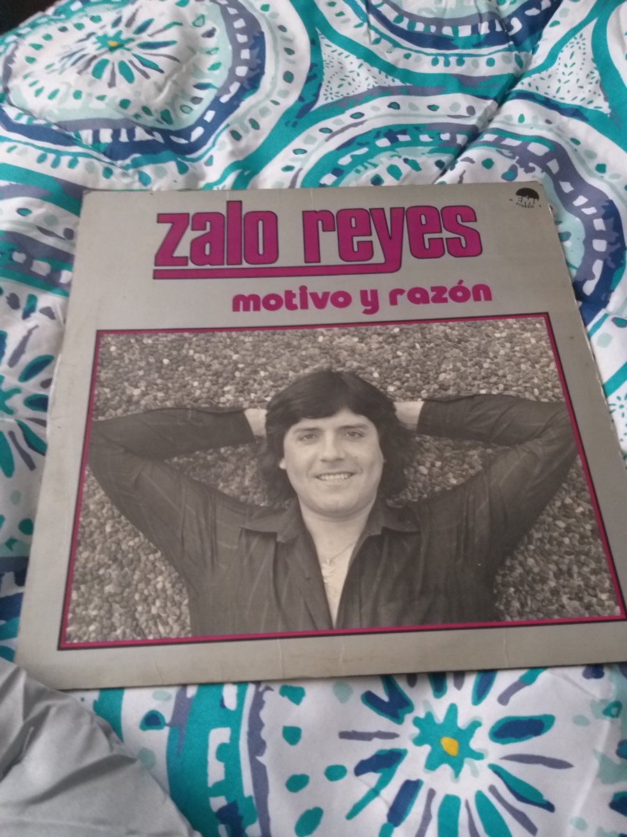 Lizzifancy's tweet photo. Mi madre tenia su disco y ahora es mio hasta siempre zalito#buenosdiastvn https://t.co/suSqnRFmJQ