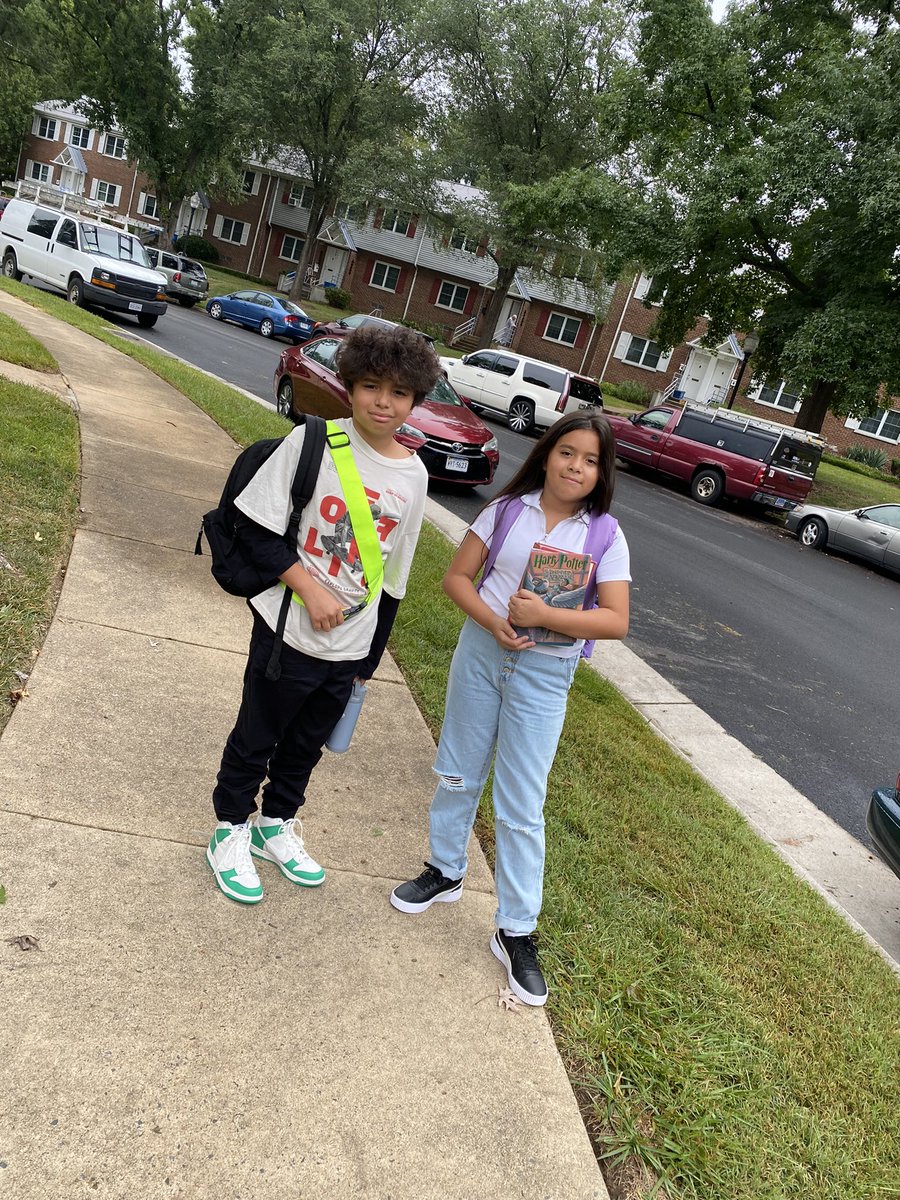 Membreno12's tweet photo. May God protect you my loves and guide you in wisdom in this new school year… #JuniorYear #4thgrade #6thgrade #FirstDayFairfax @GrahamRoadES  @FallsChurchHS  @FCPSR2 https://t.co/9FbWN82tWZ
