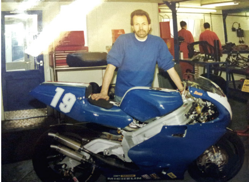 popsyosh34's tweet photo. #SeanyMonday 🇬🇧1⃣9⃣🏁
#AlfM #SE19 #HarrisYZR500 https://t.co/Lvs7Lgkj3c