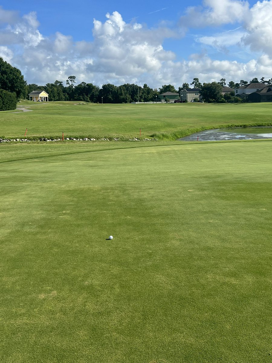 BigChuck40's tweet photo. Green in 1 on a par 4. Only 244 but I drove the green! https://t.co/6jdbRSiVUg