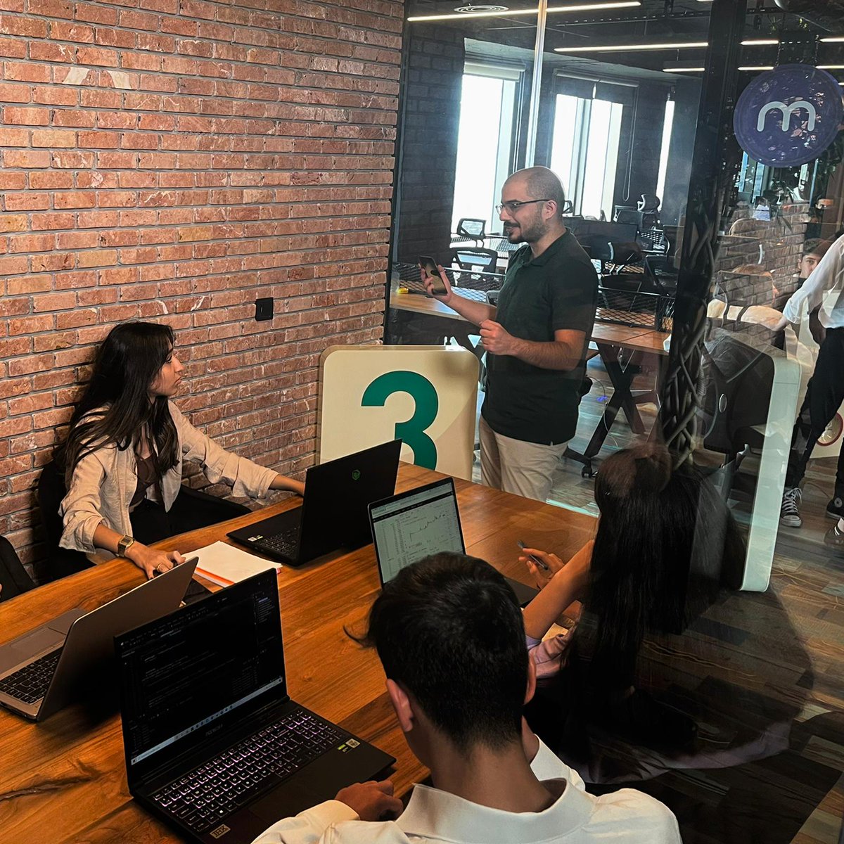 ONumbersNFT's tweet photo. GM! Our daily meeting went very well. we have good news for you. stay tunned.
#FreeMintNFT #FreeMint #ONumbers #NFTs #NFTCollection #Opensea #OpenseaNFT #GREENMANC https://t.co/i6jQzbRhdX