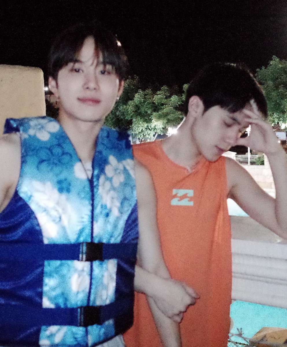 ออมอๆๆ เฮนเดอรี่มาลงรูปกับพี่จองอูอะ🥹🥹 เน้นโผล่ไอจีคนอื่นจิงๆคนนี้55555555