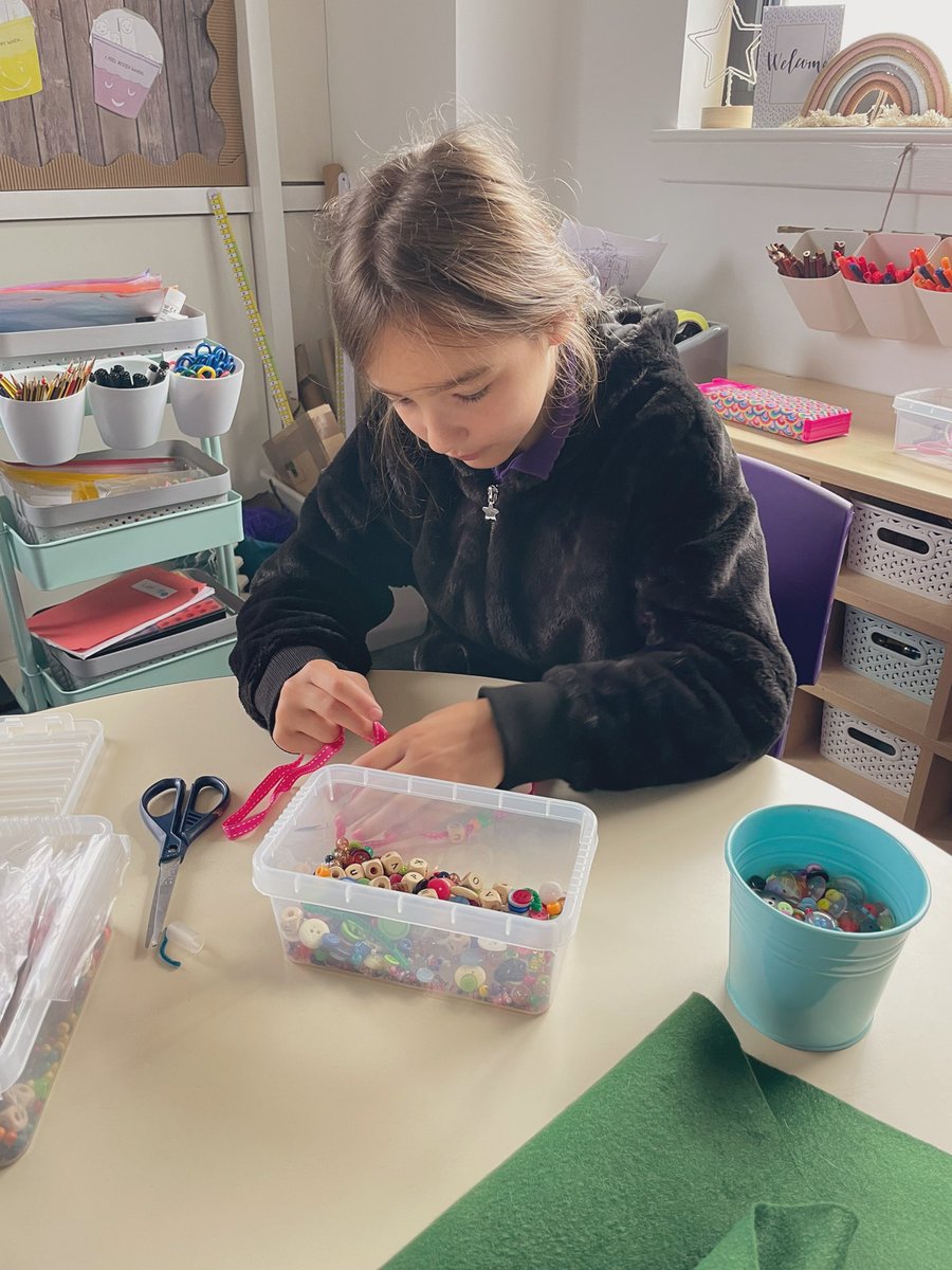 BoghallPSch's tweet photo. Starting our week out with #MindfulnessMonday 🧘 in The Trust Room for our Cucumber Club🥒we could choose which activity would help us to focus our mind for the week ahead💜crafts, tech time & building a skatepark! @WL_Equity @nurtureuktweets @Place2Be #NurtureGroup #LifeSkills https://t.co/zr2HZ1zKFH