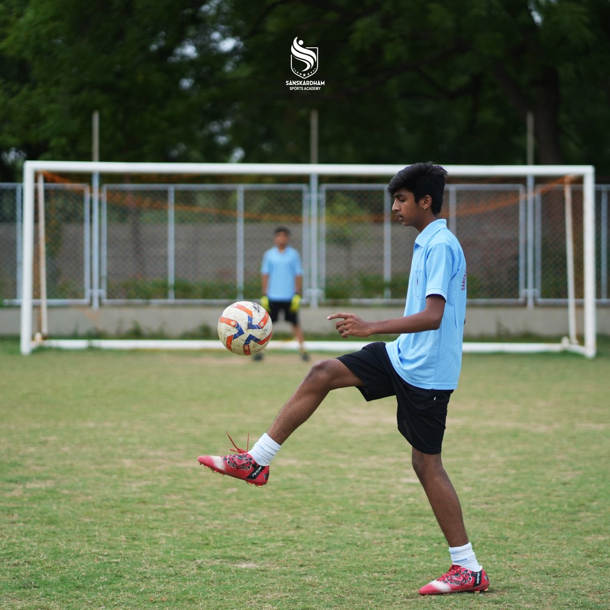 VijayiBharat_SA's tweet photo. From football to judo to archery and even rifle shooting, Sanskardham has the grounds to cater to every interest and talent.
.
.
.
#Instaballer #Coaches #Training #Judo #Archery #Rifle #Differentsport #Footballers #Dedicated #SportsExperience #SanskardhamSportsAcademy #Ahmedabad https://t.co/K0nhkTYKxV