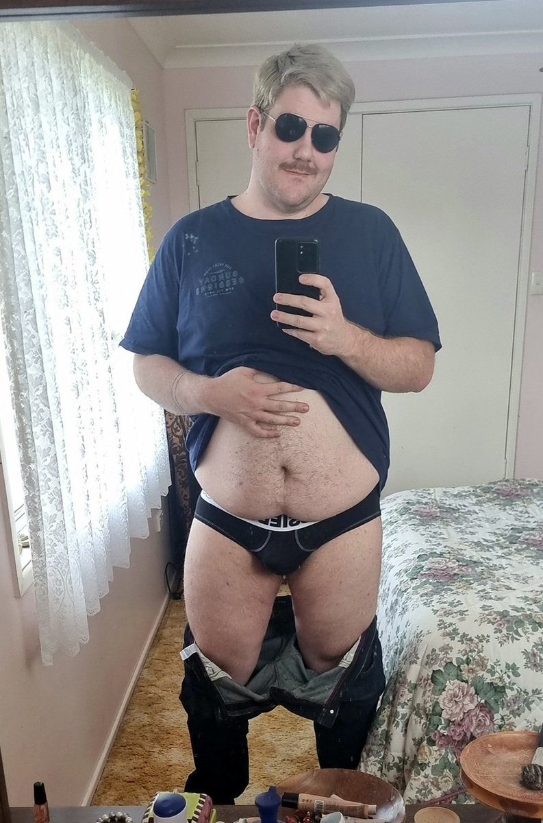 Jasecw28's tweet photo. My underwear fell off after this. 🤣 #RT #RetweeetPlease #aussiebum #underwear #notmyroom #gay #gayaussie #gaybrisbane #weightloss #confidenceisgrowing #single https://t.co/NE5BbsvEa6
