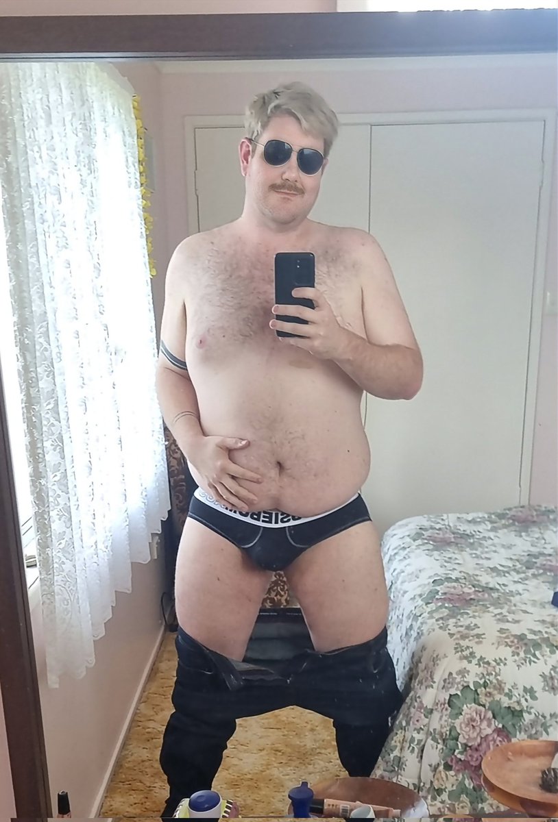 Jasecw28's tweet photo. My underwear fell off after this. 🤣 #RT #RetweeetPlease #aussiebum #underwear #notmyroom #gay #gayaussie #gaybrisbane #weightloss #confidenceisgrowing #single https://t.co/NE5BbsvEa6