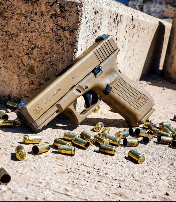 Tombstonetactic's tweet photo. The GLOCK 19X combines the best features of two of its most trusted platforms, the G17 and G19. #repost #GLOCK #G19X #Peanut ButterGLOCK #GLOCKon #GLOCK19X #GLOCKperfection https://t.co/N8uRqtYVwT