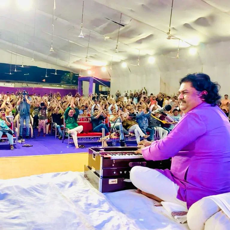 osmanhmir's tweet photo. Sharing some moments of my last night Program at Somanth Shivotsav
.
.
.
#osmanmir  #osmanmirlive #showb #concert #gujarat #Somanth  #Shivotsav https://t.co/1HdsVGNmmu