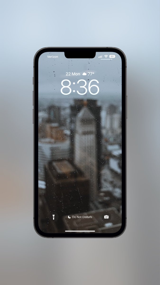 iamluisgaray's tweet image. My iOS 16 wallpaper! Show me yours! 😍

#iOS16Beta6 #iphonewallpapers