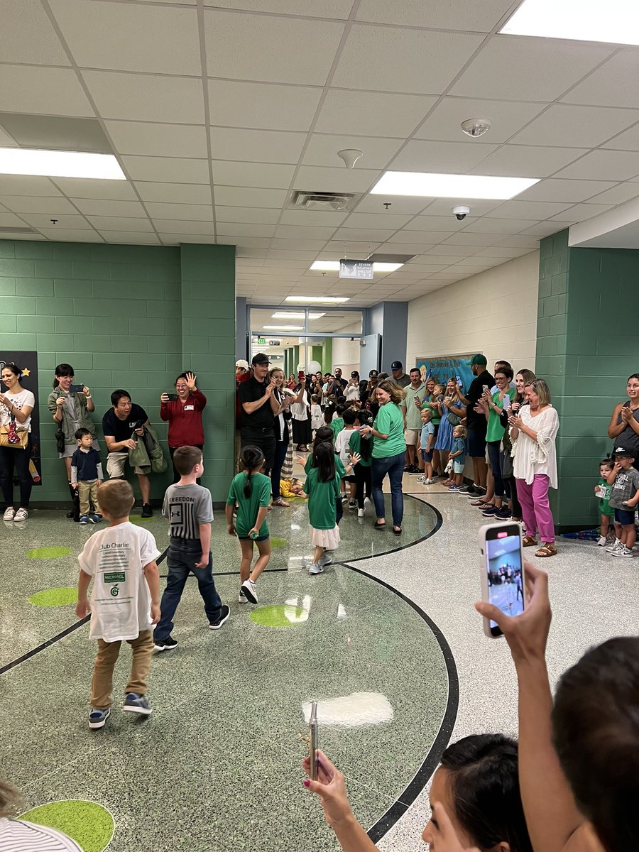 WgesL's tweet photo. Kindergarten clap in at WGES. Welcoming a whole new generation of readers. #dragronproud #theGrove #inspireexcellence https://t.co/YktQSMKp1F