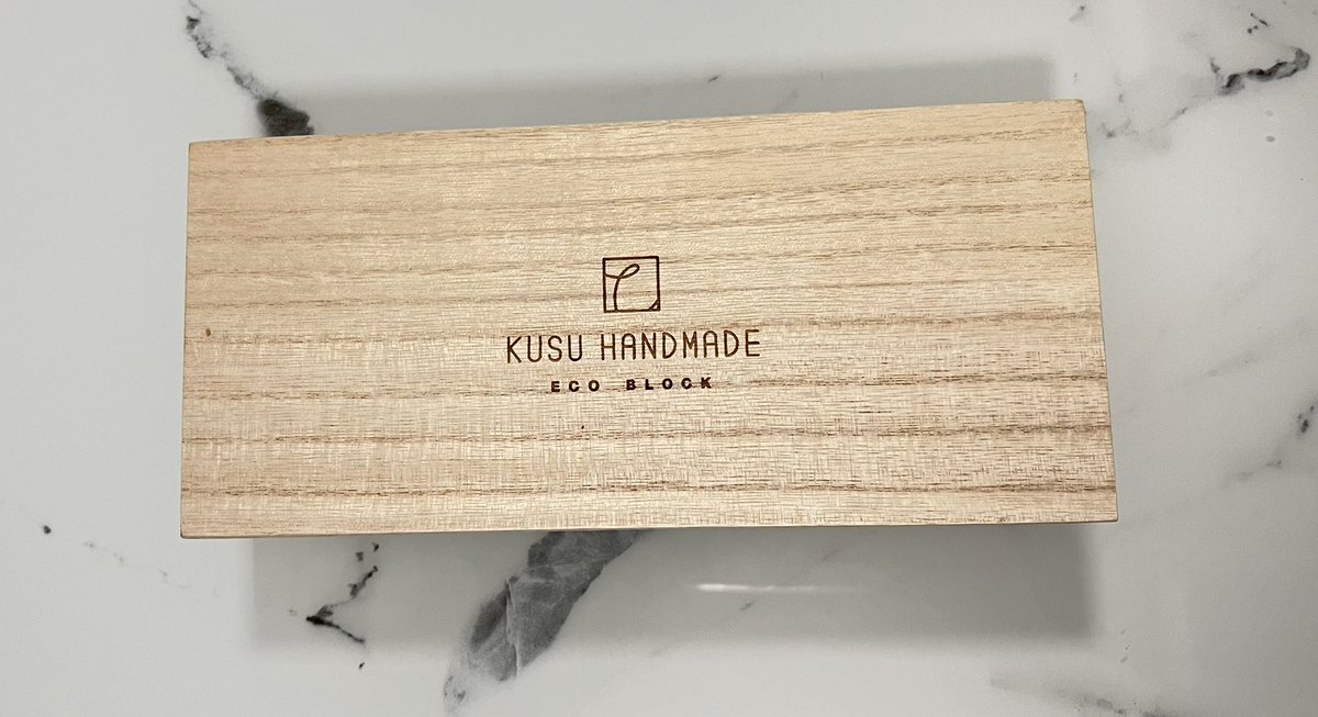 wingstem8's tweet photo. KUSU HANDMADE
九州産の楠からできた防虫・消臭ブロック
箱を開けた瞬間に香りが広がり見た目もオシャレでタンスや衣装ケースの中に入れることによって虫をよせつけず消臭効果もあります✨
玄関やトイレで消臭・芳香剤として寝室などでリラックスアロマとしてさまざまな場所で使えます #KUSUHANDMADE https://t.co/RX5tPxDZPN